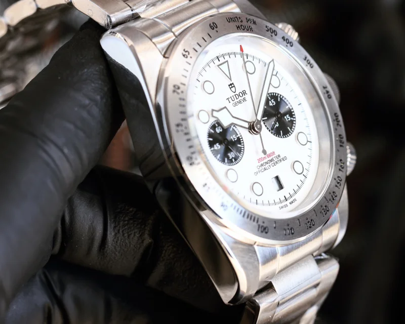 チュードルスーパーコピー時計メンズ自動巻き42mm T02215