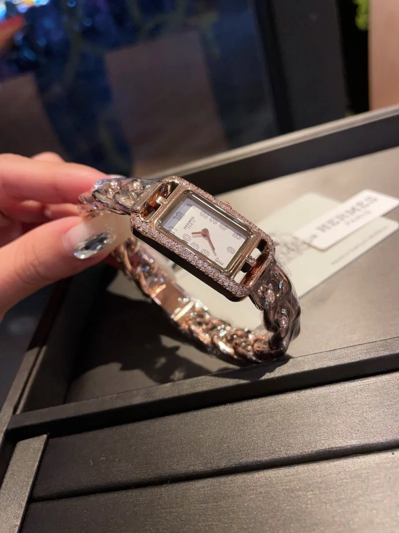 エルメスNANTUCKETレディース腕時計 シンプルかつエレガントH05L300