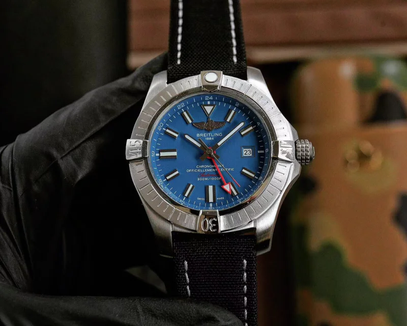 ブルーのブライトリングスーパーコピー時計 アベンジャー新品発見B902382