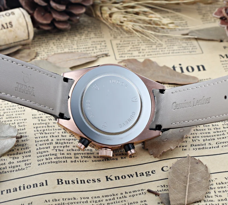ブランドコピー時計高品質 チューダー レトロ 42mm 新作解釈8293KA