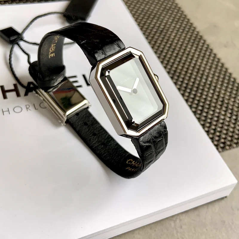 シャネルスーパーコピー時計 ブラック ゴールド シュガー キューブ レディース クォーツH9988023