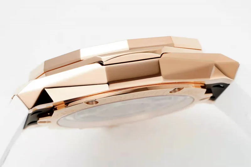 ウブロコピー クラシック フュージョン40mm 天然ゴムストラップ700267