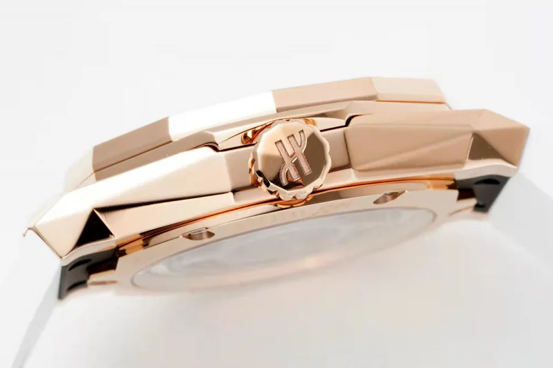 ウブロコピー クラシック フュージョン40mm 天然ゴムストラップ700267