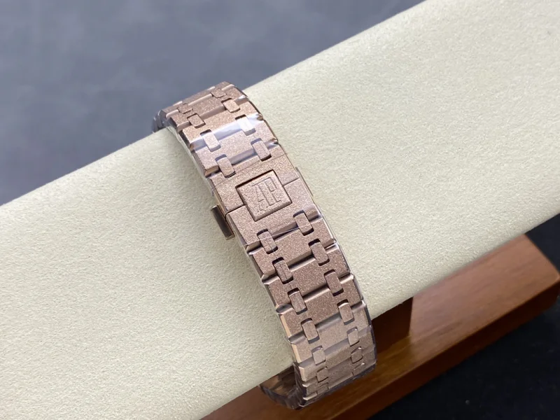 オーデマ ピゲブランド時計 ロイヤルオーク フロスト ゴールド バージョン41mm 0902133A
