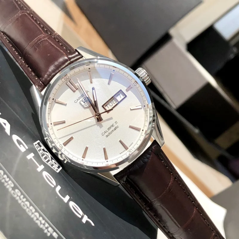 タグホイヤースーパーコピー時計 カレラ41mm ダブルカレンダーモデル希少腕時計T9020G