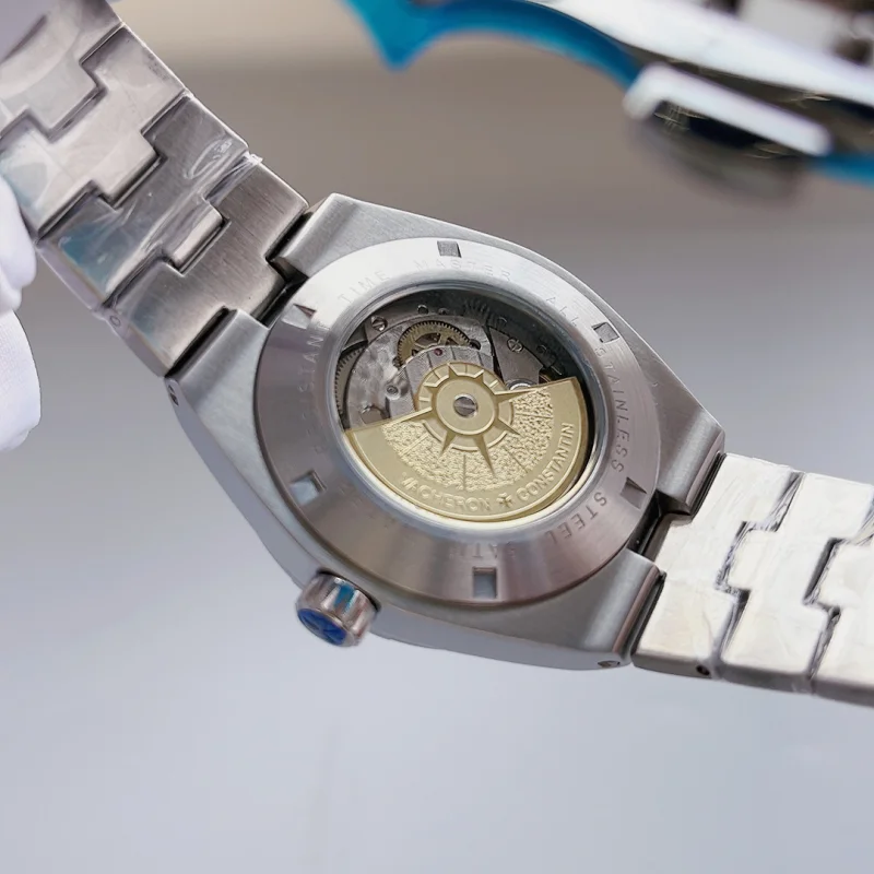 最大級ヴァシュロンコンスタンタン レプリカ オーバーシーズ ブルーのメンズ時計123841V