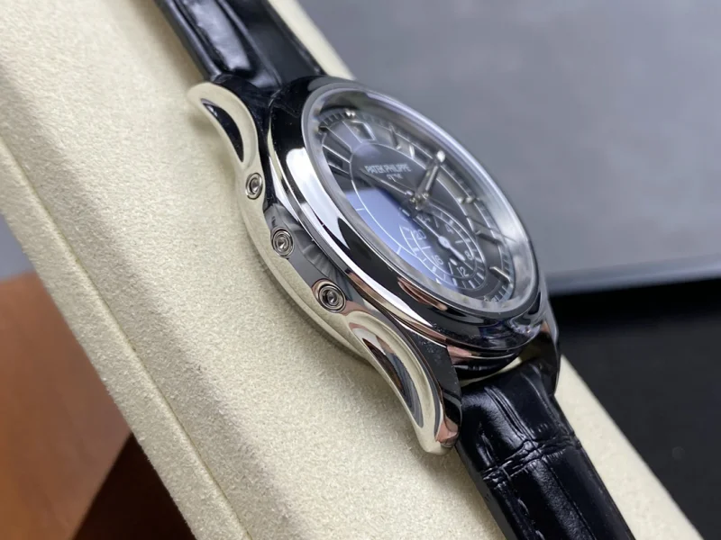 最大級規模パテックフィリップ レプリカ5905R-010 ノーチラス 実用性抜群