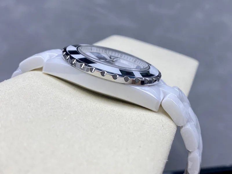 【カップルモデル】シャネルコピー J12 機械式時計 H5582 新作話題