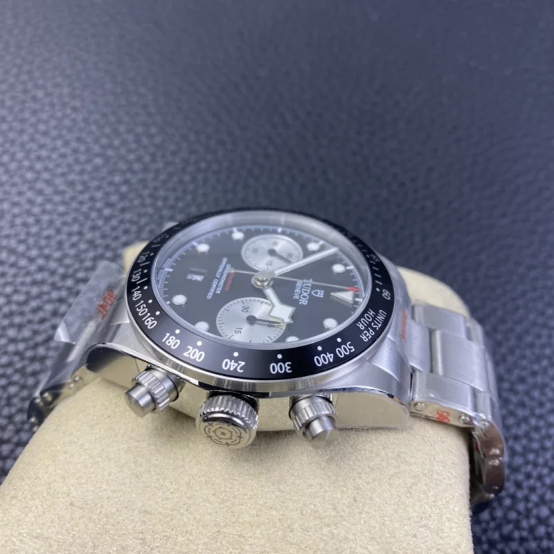 最新チュードルレプリカ時計 ブラックベイ クロノグラフ 41mm T928500