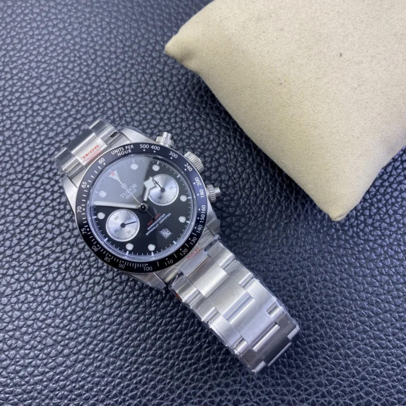 最新チュードルレプリカ時計 ブラックベイ クロノグラフ 41mm T928500