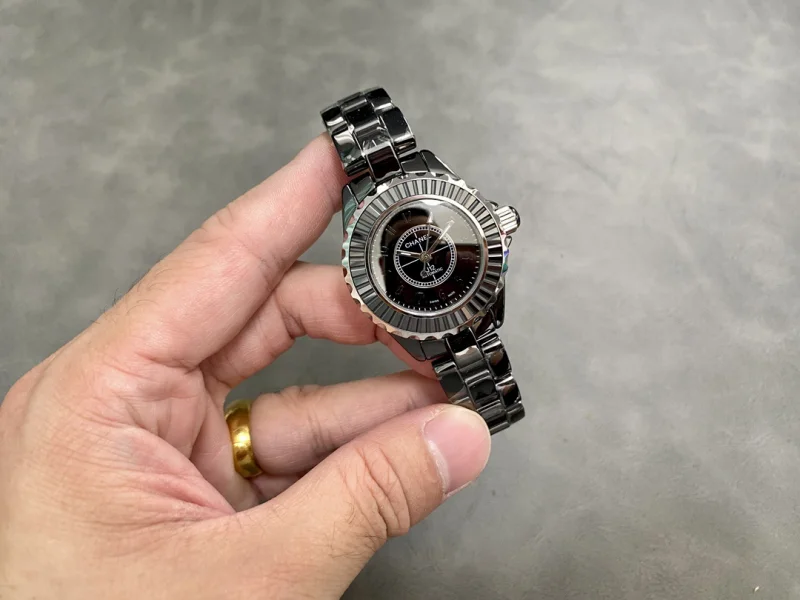 シャネルレプリカ時計 J12 セラミック 33mm質感良好 H109282