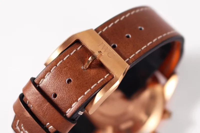 高級ブランドIWCパイロット クロノグラフ茶色のストラップ IWC3777