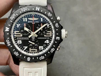 ブライトリングスーパーコピー時計アベンジャー メンズ最新入荷白いラバーストラップA98211B60