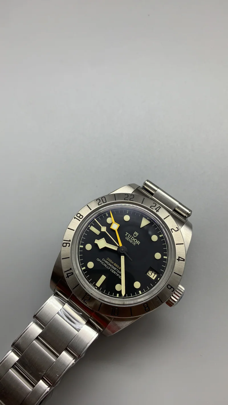メンズ チュードルコピー時計 GMT ロープロファイル 視認性に優れる276629Q