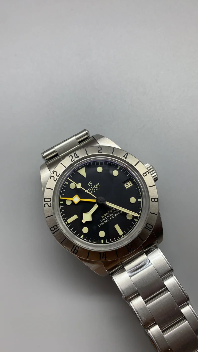 メンズ チュードルコピー時計 GMT ロープロファイル 視認性に優れる276629Q