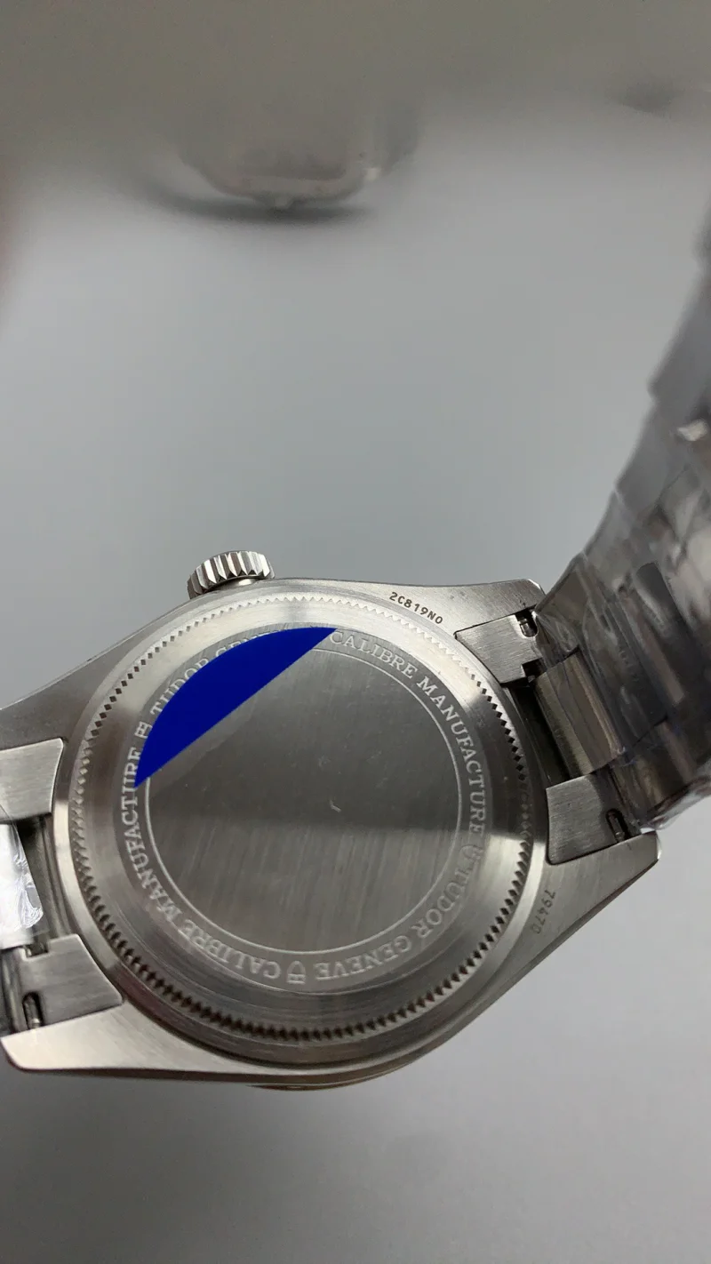 メンズ チュードルコピー時計 GMT ロープロファイル 視認性に優れる276629Q