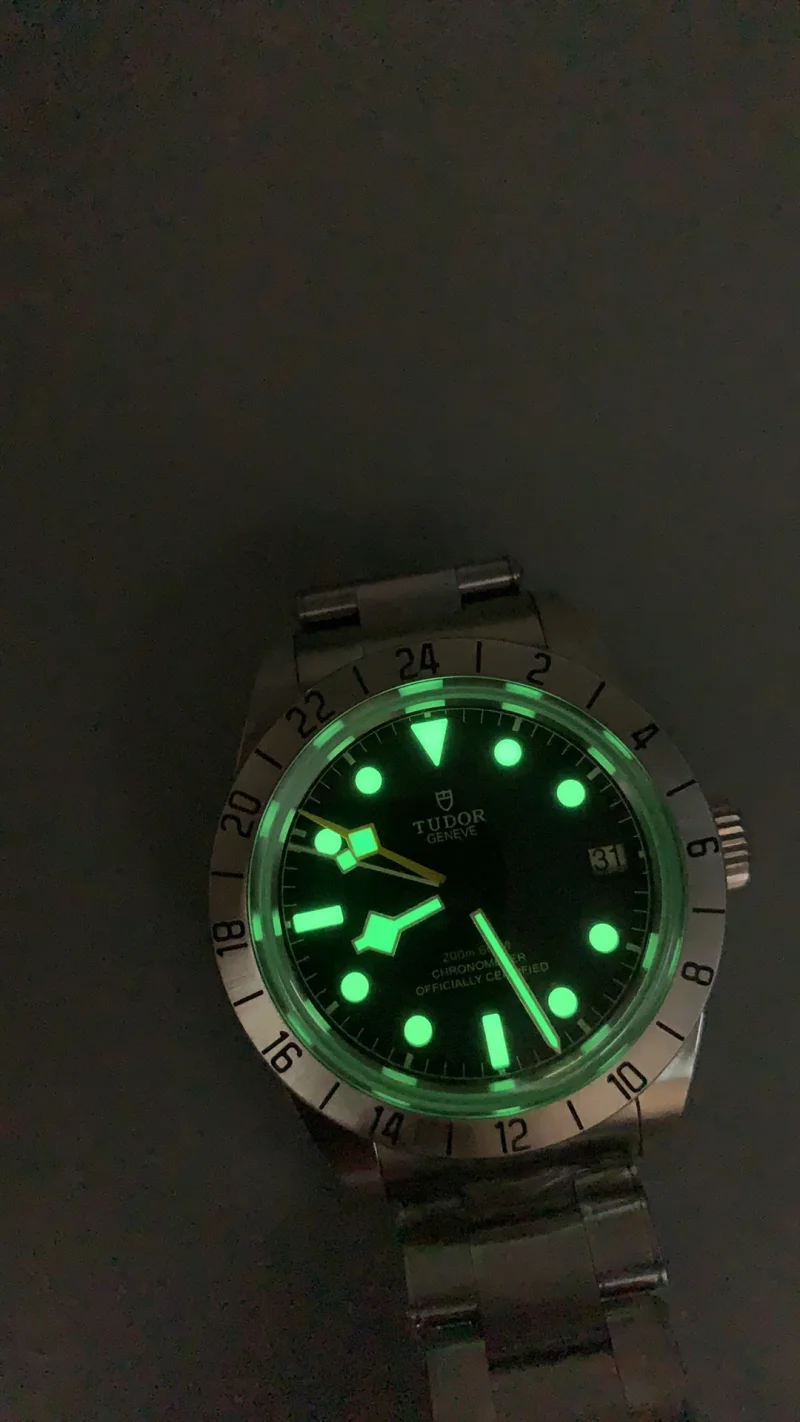 メンズ チュードルコピー時計 GMT ロープロファイル 視認性に優れる276629Q