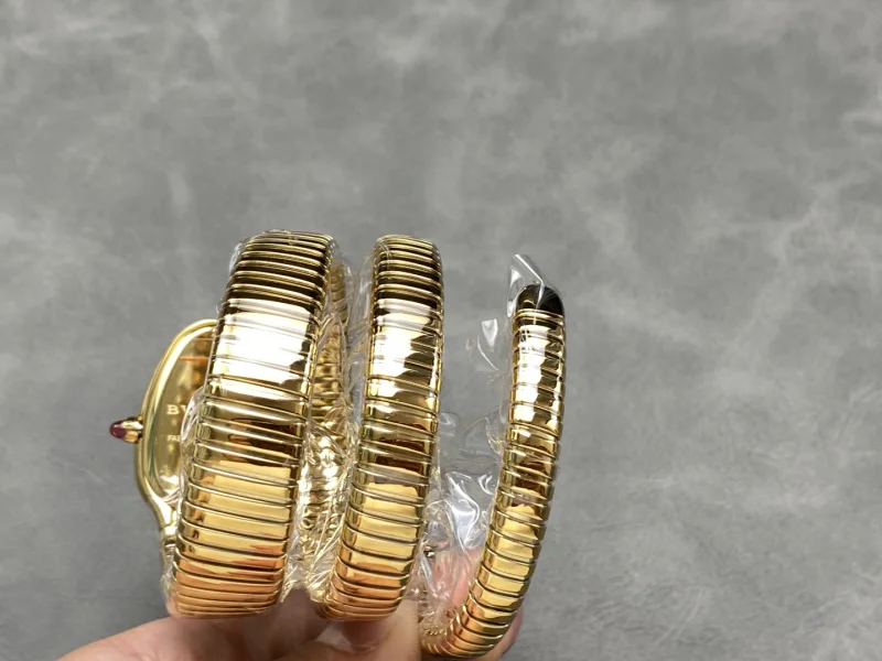 繊細な仕上げ ブルガリスーパーコピー時計セルペンティシリーズの完璧SPP35BGDG.2T-002