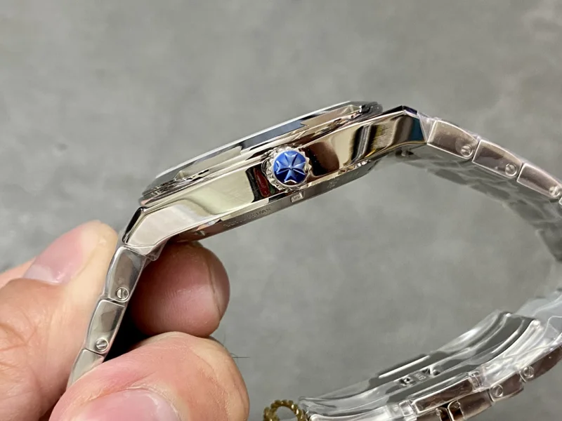 ヴァシュロン・コンスタンタン オーヴァーシーズ 4500V/110A-B128 ブルー ムーブメントCal.5100【PPF出品】