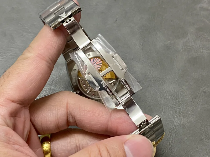 ヴァシュロン・コンスタンタン オーヴァーシーズ 4500V/110A-B128 ブルー ムーブメントCal.5100【PPF出品】