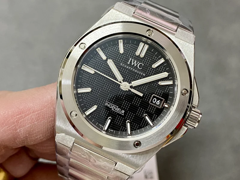 最大級の品揃え IWC インヂュニア メンズ40mm ブラック Ref. 1832