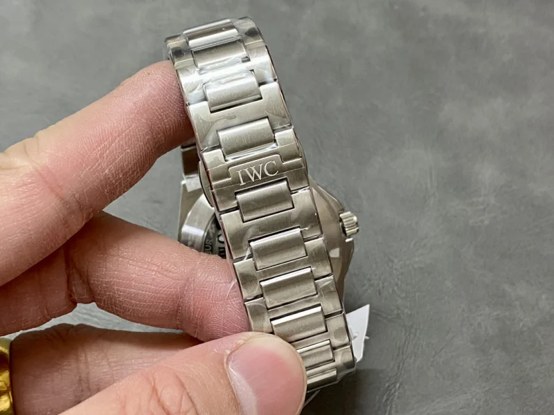 最大級の品揃え IWC インヂュニア メンズ40mm ブラック Ref. 1832
