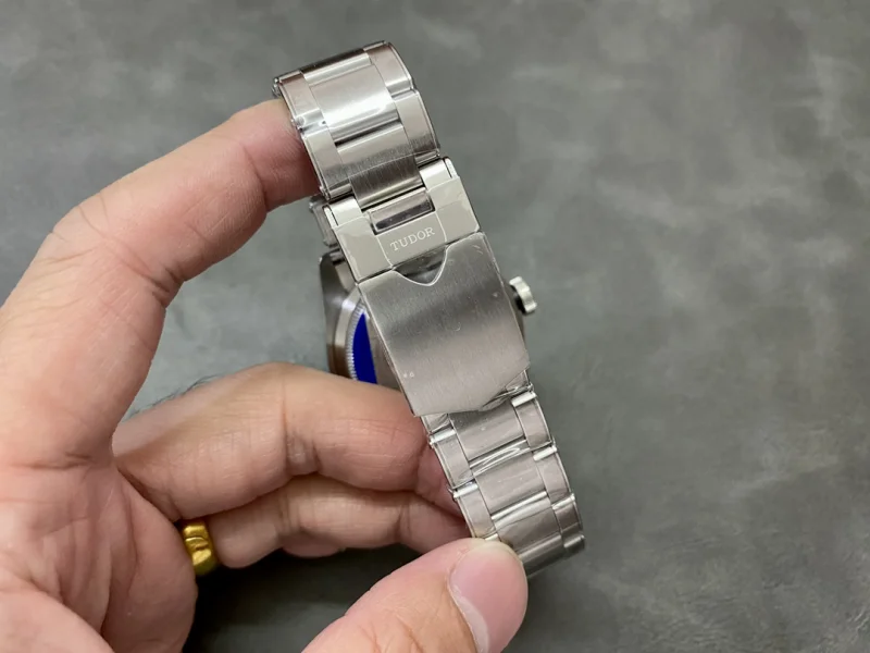 【オリーブグリーンのベゼル】チュードル 激安時計 ブランド41mm T692910