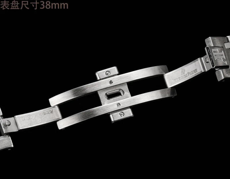 機能性良 オーデマピゲスーパーコピー時計 26715BC.ZZ.1356BC.01-03 ロイヤルオーク 38mm