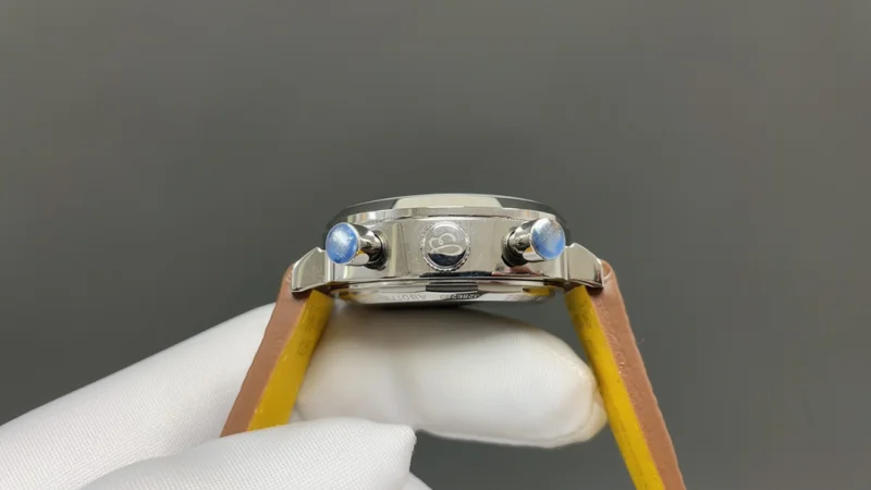 BREITLINGコピー時計人気 トップタイム新作レーシングクロノグラフを発表06823N