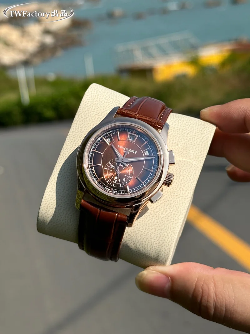 超人気パテック フィリップスーパーコピー時計 ノーチラス 5905R-010 コンプレックス マルチファンクション
