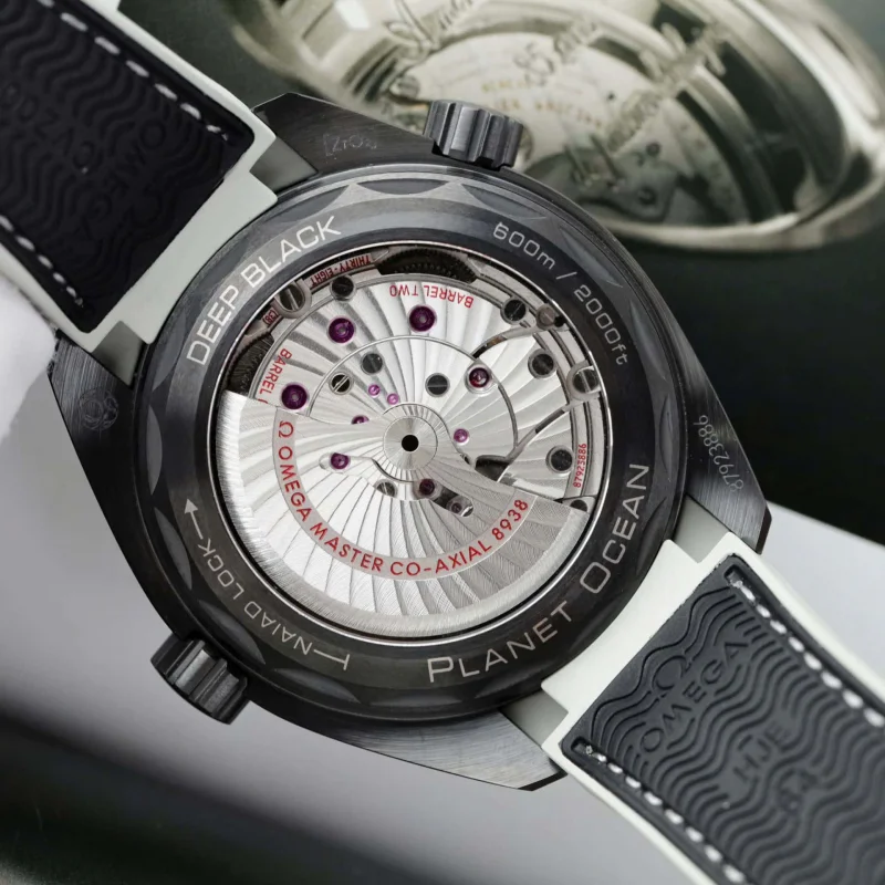 VS工​​場オメガシーマスターコピー プラネット オーシャン 600M 45.5MM 215.92.46.22.01.007