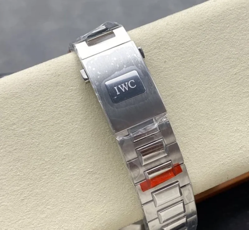 IWC パイロット高級腕時計パフォーマンス 41 AMG IW388304