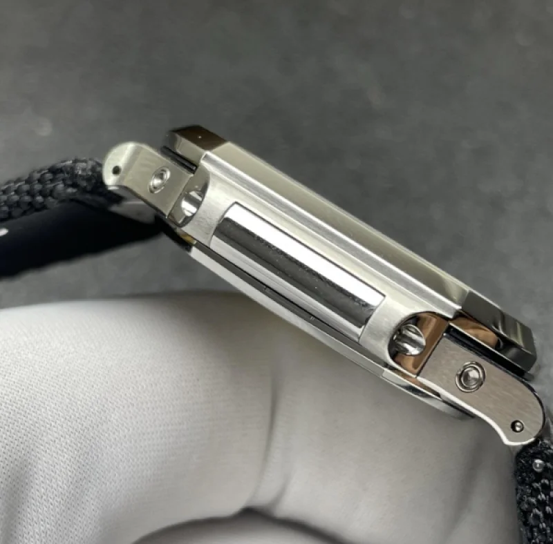 P1工場 パテック・フィリップ キュビタス 5822/45 ブラック ムーンフェイズ 高級腕時計