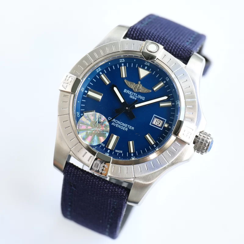 【GF 工場製】ブライトリング アベンジャー 44mm ブラックバード GMT 自動巻きV17311101B1W1、A17318101C1X1