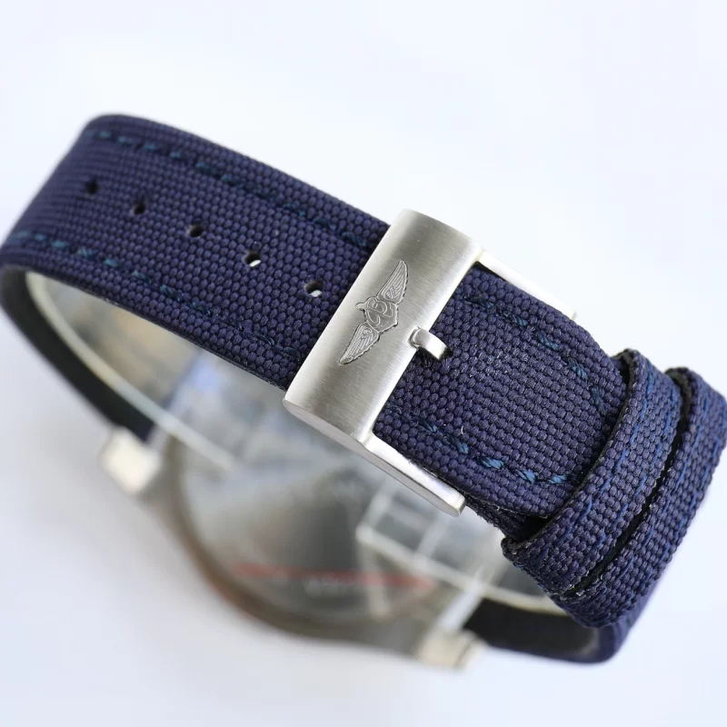 【GF 工場製】ブライトリング アベンジャー 44mm ブラックバード GMT 自動巻きV17311101B1W1、A17318101C1X1