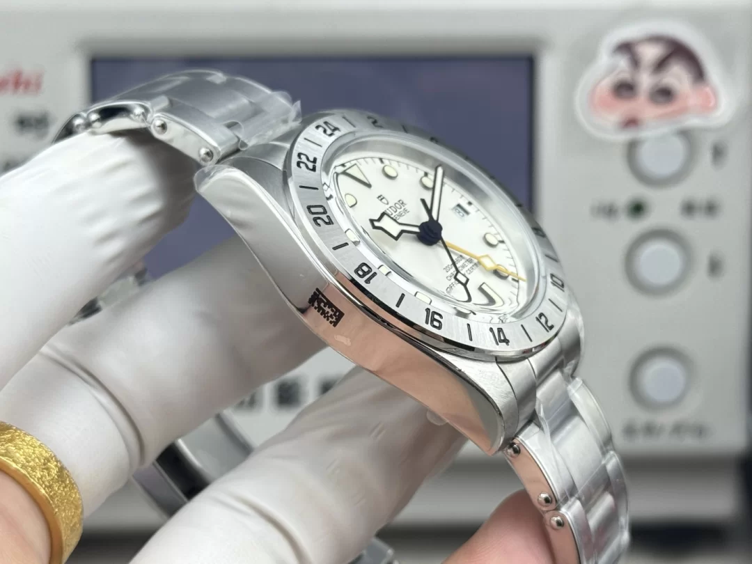 チュードル ブラックベイプロ イエロー GMT 針 M79470-0004