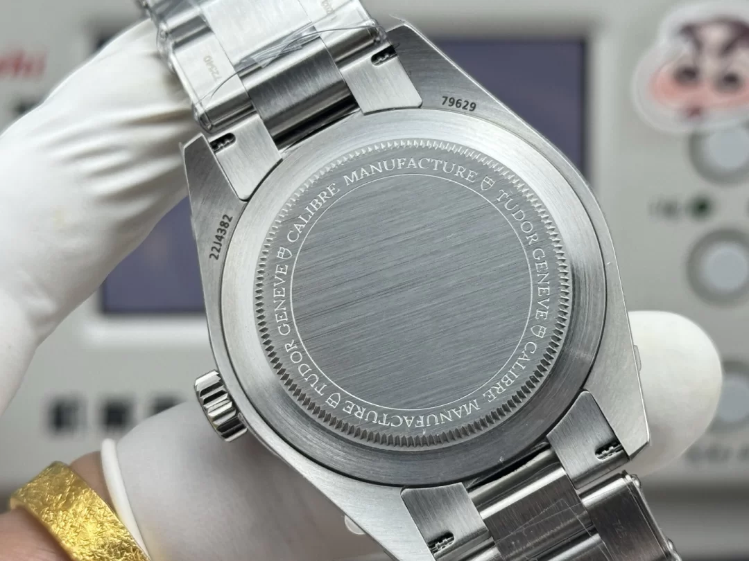 チュードル ブラックベイプロ イエロー GMT 針 M79470-0004