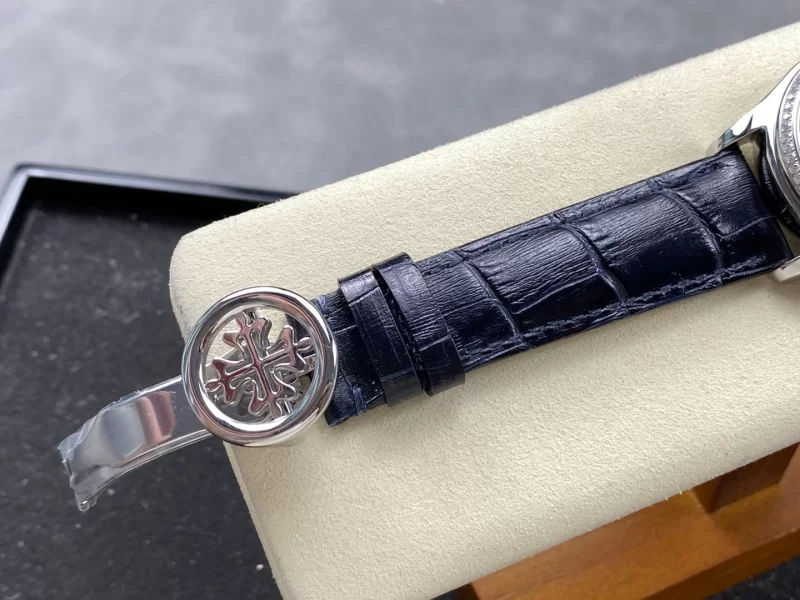 パテックフィリップスーパーコピー コンプリケーション年間カレンダー & ムーンフェイズ腕時計 5147G-001