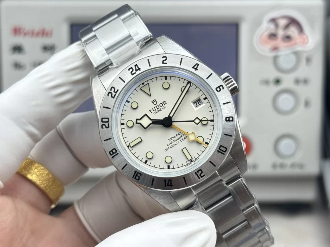 チュードル ブラックベイプロ イエロー GMT 針 M79470-0004