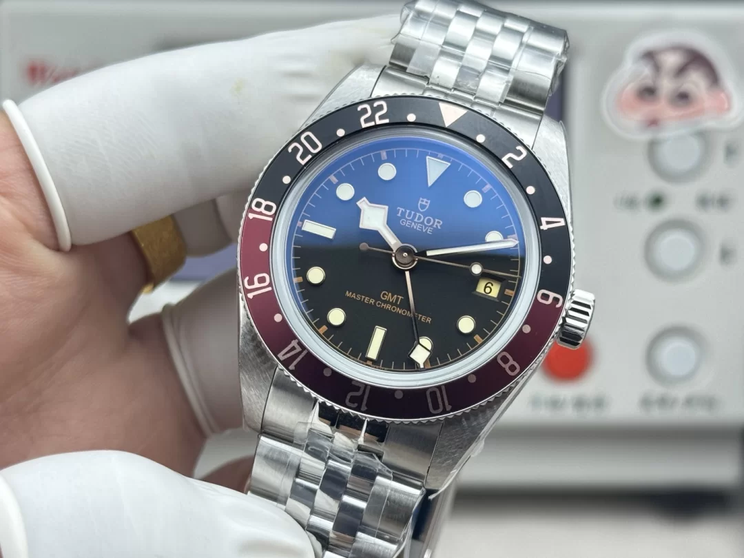 チュードル 新作ブラックベイ 1958 GMT コークベゼルモデル39mm M79830RB-0001