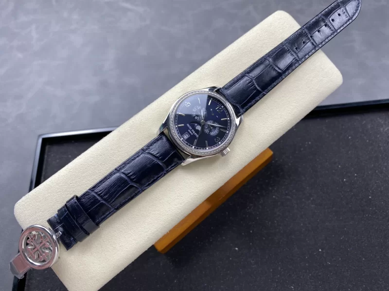 パテックフィリップスーパーコピー コンプリケーション年間カレンダー & ムーンフェイズ腕時計 5147G-001