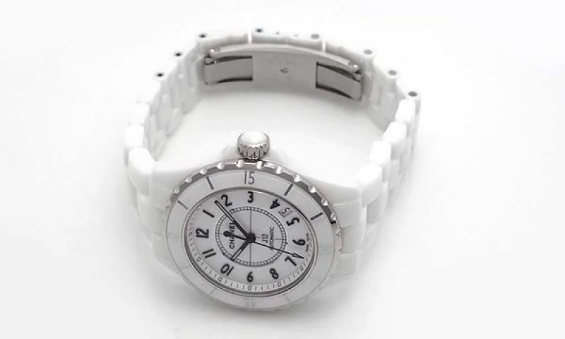 偽物CHANELシャネル時計 ホワイトセラミック J12 38 H0970 スーパーコピー