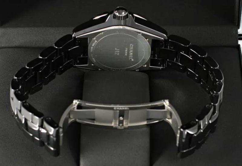 CHANELコピーシャネル時計 J12時計 ブラックセラミック ブラックダイアル セラミックブレスレッ H0685