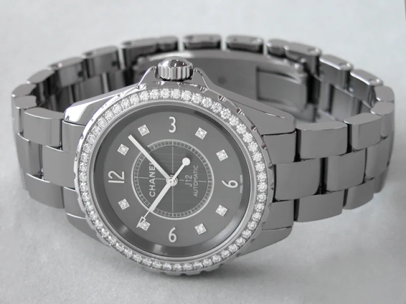 シャネル CHANEL時計 J12　クロマティック 38mm　8Pダイヤ　ベゼルダイヤ　チタンセラミック グレー H2566 スーパーコピー