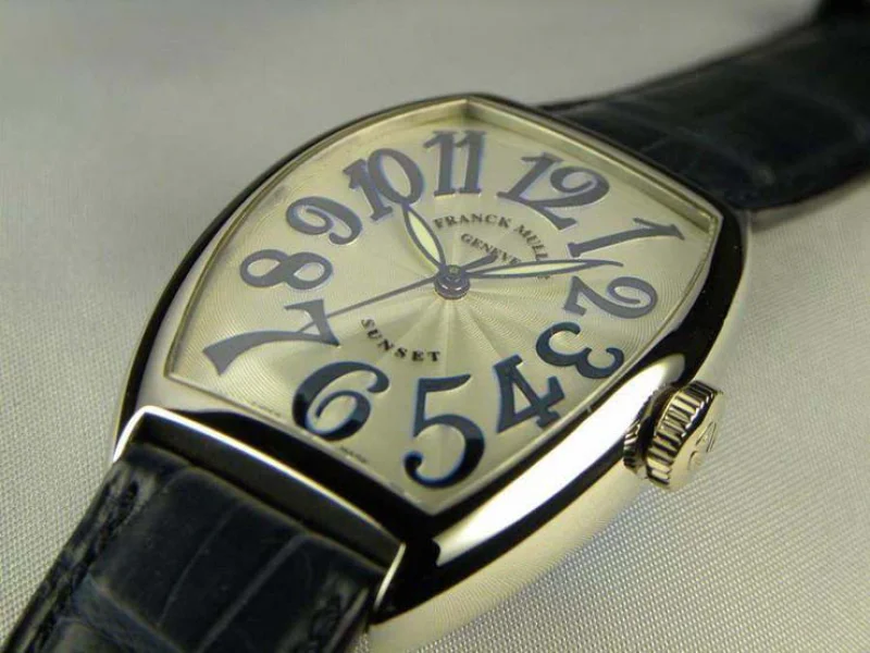 FRANCK MULLER フランクミュラー 時計 偽物 トノウカーベックス サンセット プラチナ 5850SCSUN スーパーコピー