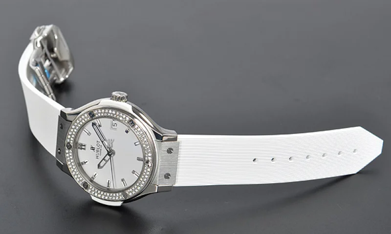 (HUBLOT)ウブロ 時計 クラシック フュージョン ジルコニウム 561.ZW.2010. RW.1104 スーパーコピー