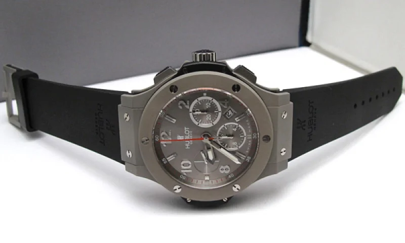 (HUBLOT)ウブロ コピー ビッグバン マグバン 320.UI.440.RX 腕時計 おすすめ