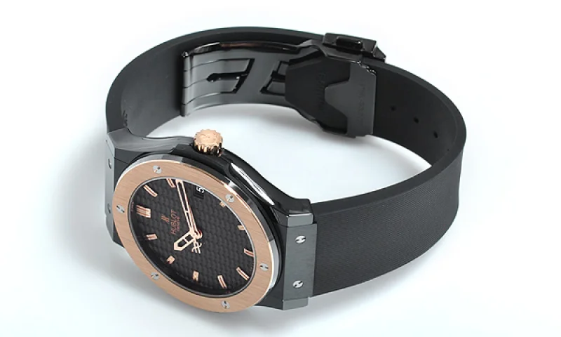 (HUBLOT)ウブロ スーパーコピー クラシック フュージョン セラミックゴールド 511.CP.1780.RX ブランド 時計 激安